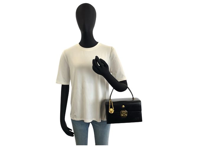 Versace Sunburst Handtasche aus schwarzem Lackleder - Ansicht 6