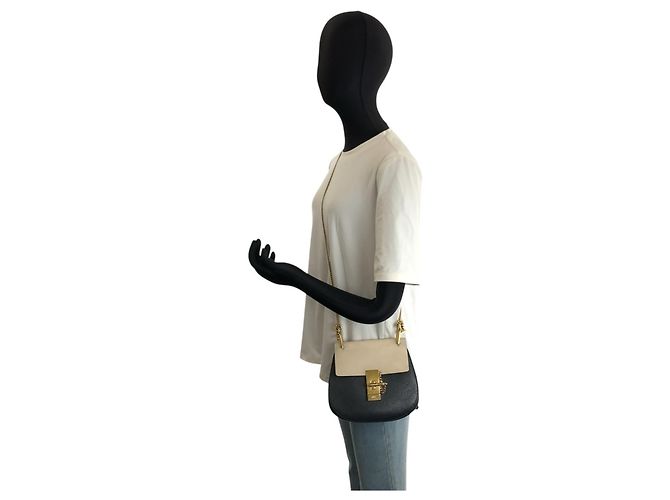Bolsa de Ombro Chloé Drew em Couro com Corrente Preto Bege - vista 7