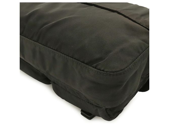 PRADA Triangle Tasche - Gürteltasche aus Nylon und Leder Schwarz - Ansicht 4