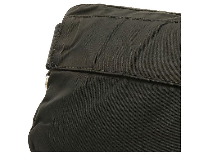 PRADA Triangle Tasche - Gürteltasche aus Nylon und Leder Schwarz - Ansicht 5