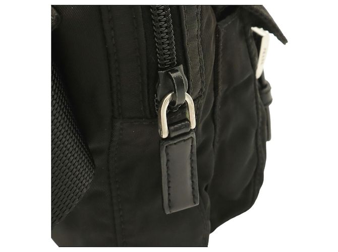 PRADA Triangle Tasche - Gürteltasche aus Nylon und Leder Schwarz - Ansicht 7