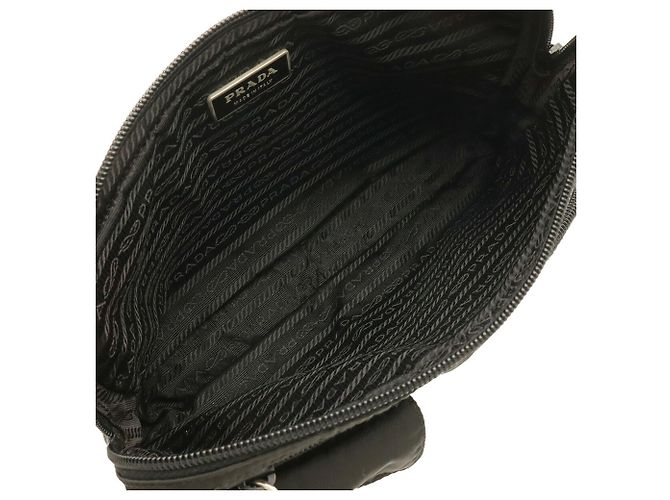 PRADA Triangle Tasche - Gürteltasche aus Nylon und Leder Schwarz - Ansicht 8