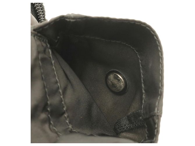 PRADA Triangle Tasche - Gürteltasche aus Nylon und Leder Schwarz - Ansicht 9