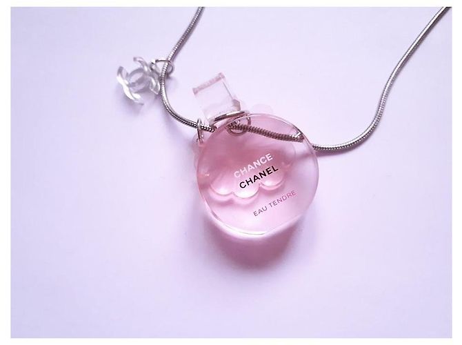 Collana Chanel Chance Eau Tendre Fiore Rosa e Flacone Argento - vista 3