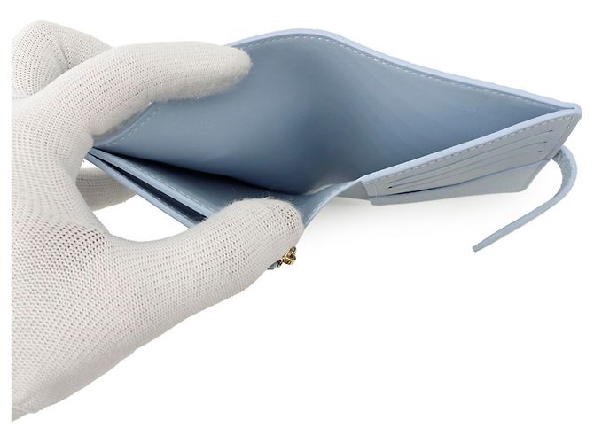 Louis Vuitton Bi-fold Wallet in Taurillon Leather - view 5