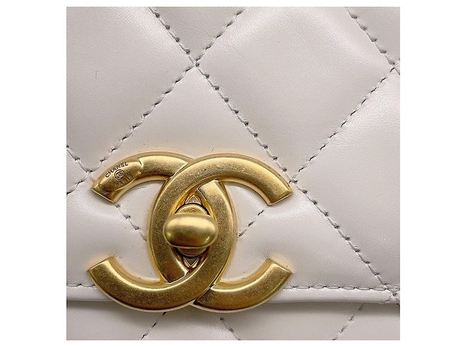 Borsa a tracolla con catena Chanel Matelassé Bianco - vista 13