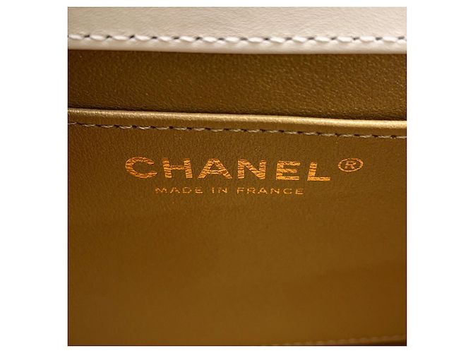 Borsa a tracolla con catena Chanel Matelassé Bianco - vista 17