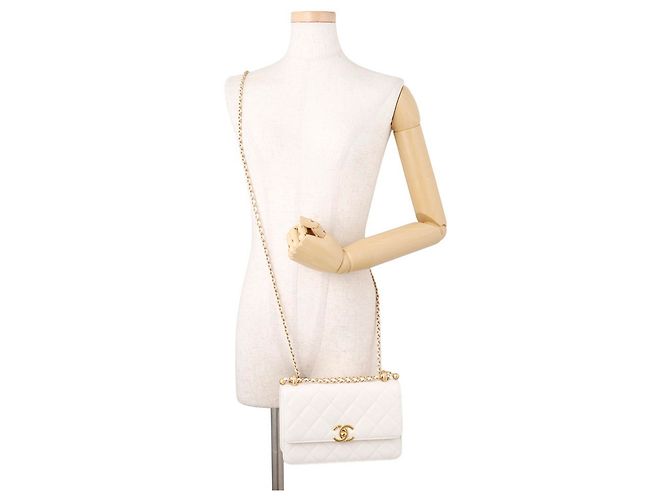 Borsa a tracolla con catena Chanel Matelassé Bianco - vista 5