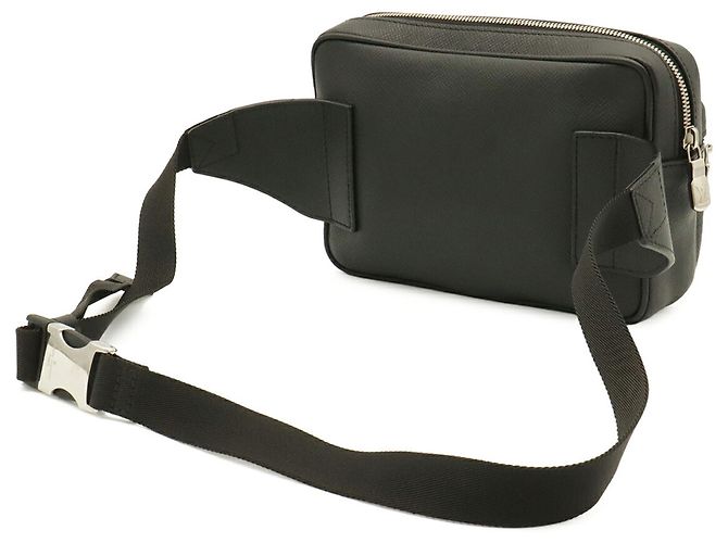 Riñonera Louis Vuitton Taiga Negro - vista 3