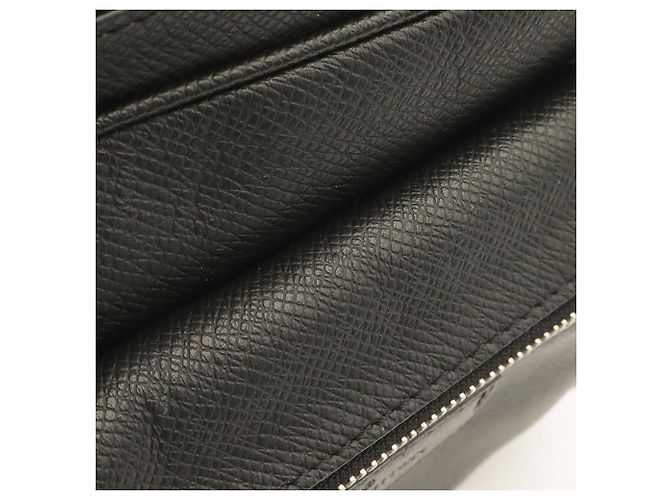 Riñonera Louis Vuitton Taiga Negro - vista 5
