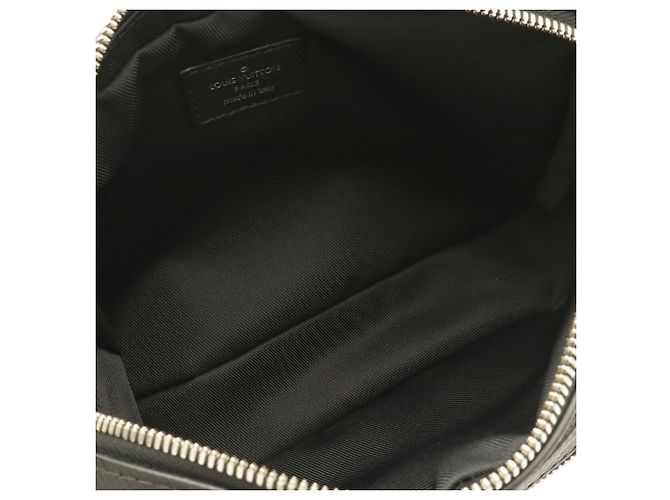 Riñonera Louis Vuitton Taiga Negro - vista 8