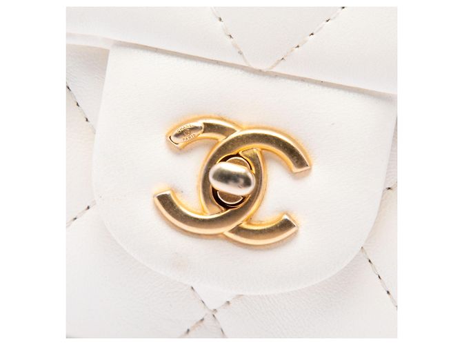 Chanel White Mini Rectangular Quilted Lambskin Heart Charms Flap Blanc - vue 5