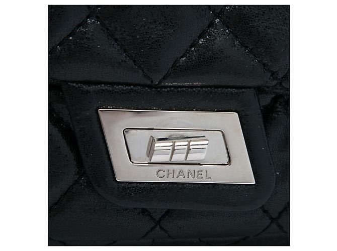 Clutch Chanel Reissue 2.55 in vitello lucido nero con catena - vista 5