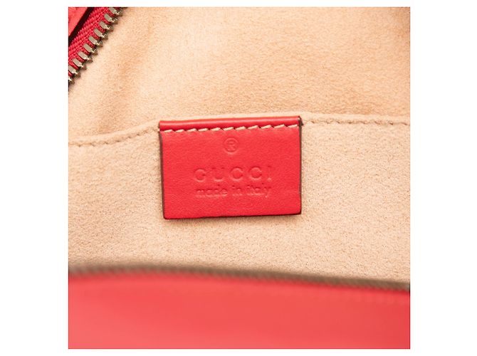 Gucci Small GG Marmont Rucksack aus gestepptem Leder in Rot - Ansicht 5
