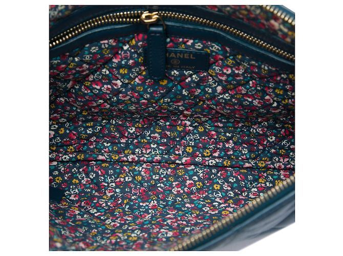 Chanel Blue Medium Quilted Lambskin Cuba La Habana O Case Clutch Blu scuro - vista 4