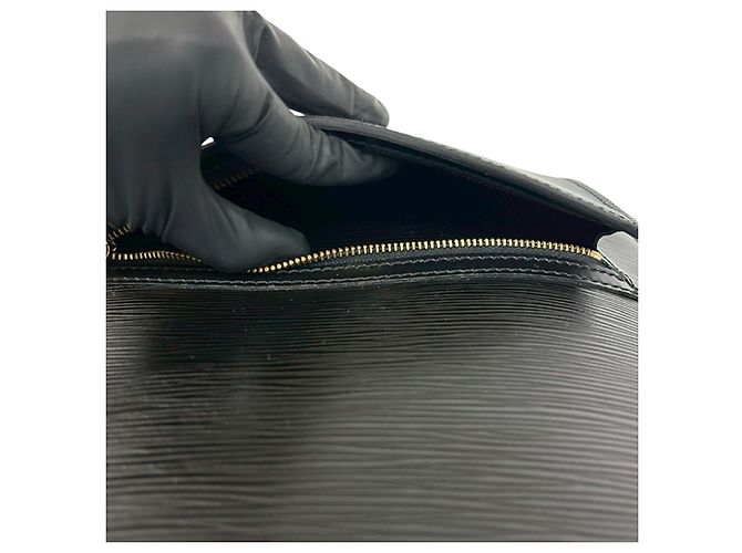 Louis Vuitton Black Epi Gobelins Negro - vista 9
