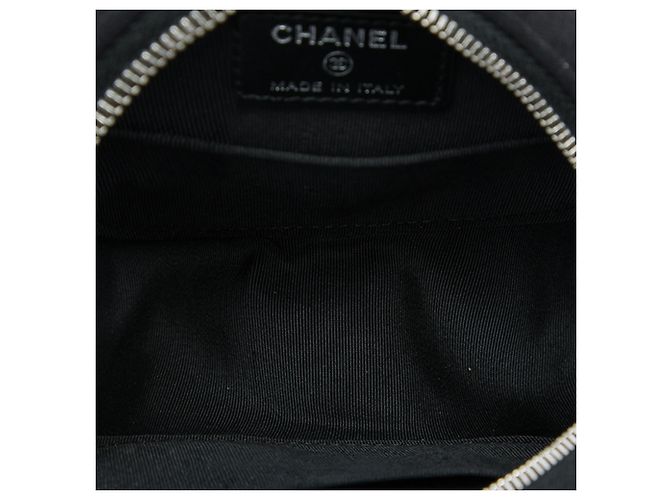 Clutch rotonda Cocostellar in camoscio trapuntato nero Chanel con catena - vista 4
