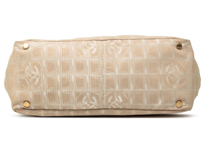 Bolso Tote Chanel Beige New Travel Line de Nylon - vista 3