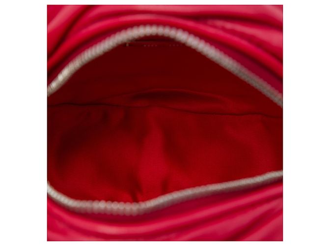 Miu Miu Rote Matelassé Nappa Runde Crossbody Tasche - Ansicht 4