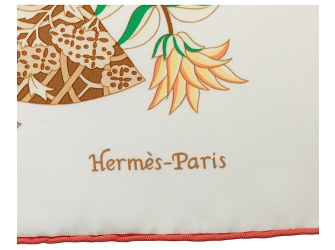 Pañuelo de seda Hermès White Fleurs et Papillons de Tissus 90 Blanco - vista 3