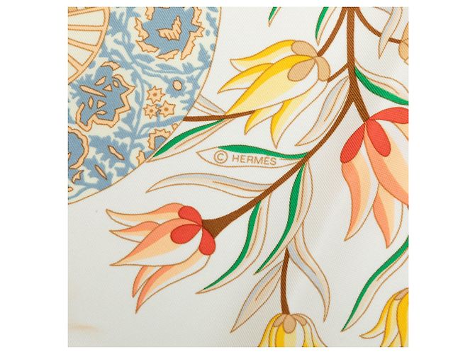 Pañuelo de seda Hermès White Fleurs et Papillons de Tissus 90 Blanco - vista 5