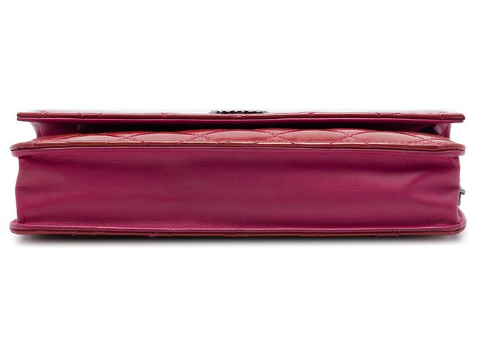 Wallet On Chain Chanel Portafoglio con catena Brilliant in pelle verniciata matelassé rosa CC - vista 3