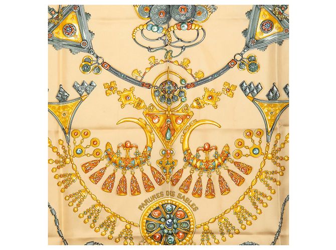 Lenço de seda Hermès Beige Parures des Sables 90 Bege - vista 2