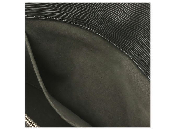 Bolsa Louis Vuitton Epi Marly MM Preto - vista 8
