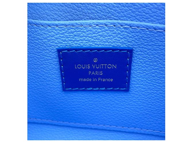Louis Vuitton Monogram Giant LV By the Pool Pochette Tic PM M82492 Blu Crudo - vista 10