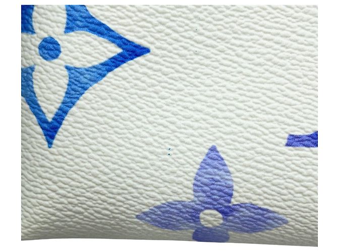 Louis Vuitton Monogram Giant LV By the Pool Pochette Tic PM M82492 Blu Crudo - vista 5