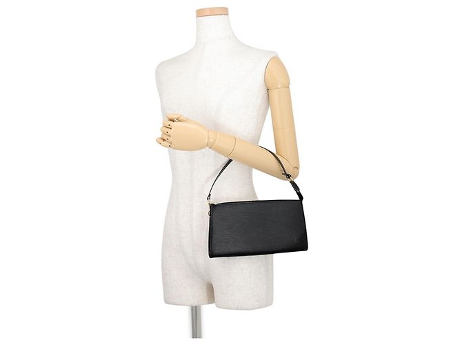 Louis Vuitton Epi Pochette Accessoires Nero - vista 4