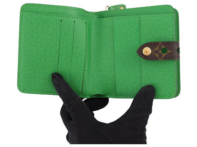 Portafoglio bi-fold Louis Vuitton Monogram Perfo Verde chiaro - vista 4