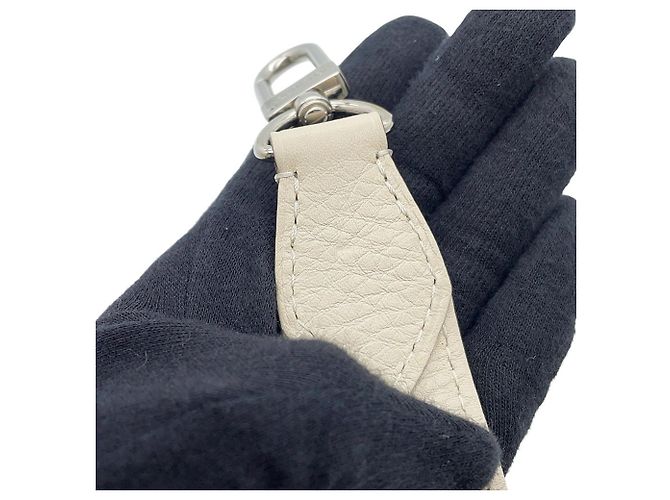 Bolso Louis Vuitton Monogram Mahina Selene PM Crudo - vista 16