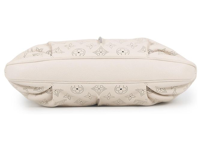 Bolso Louis Vuitton Monogram Mahina Selene PM Crudo - vista 3