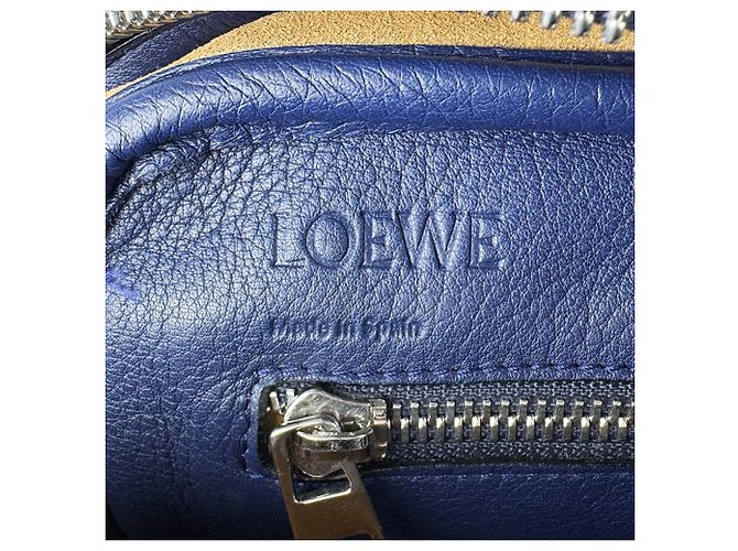 Borsa a tracolla in pelle Loewe Amazona 75 Blu navy - vista 12