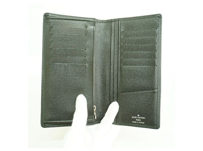 Louis Vuitton Epi Leather Portefeuille Brazza Long Wallet Black - view 3