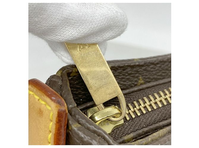 Bolso de hombro Louis Vuitton Monogram Looping MM Castaño - vista 11