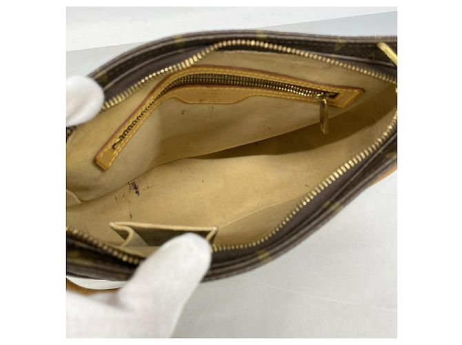 Bolso de hombro Louis Vuitton Monogram Looping MM Castaño - vista 4