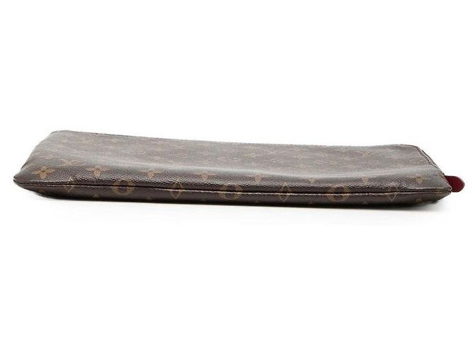 Louis Vuitton Etui Voyage GM Clutch Marrone - vista 3