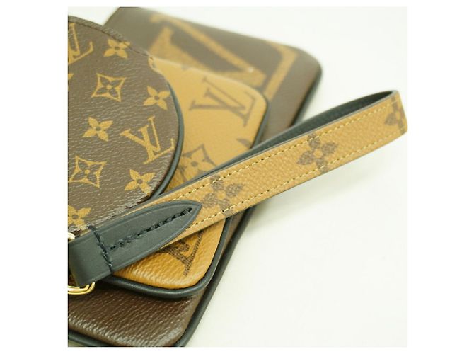 Bolso Louis Vuitton Monogram Giant Reverse Pochette Trio Castaño - vista 6