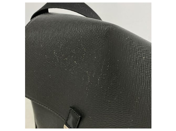 Borsa a tracolla Louis Vuitton Taiga Yaranga Grigio - vista 10