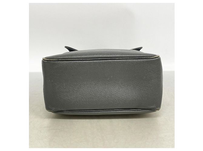 Borsa a tracolla Louis Vuitton Taiga Yaranga Grigio - vista 3