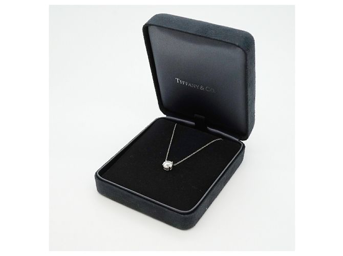 Autre Marque Tiffany & Co. Solitär-Halskette aus Platin mit Diamant - Ansicht 9