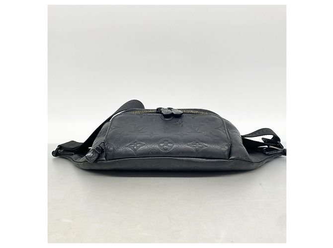 Borsello da cintura Louis Vuitton Monogram Shadow Rush Nero - vista 3