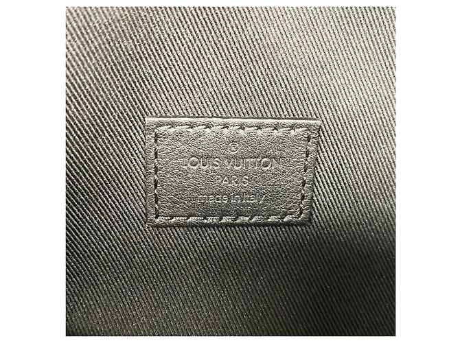 Borsello da cintura Louis Vuitton Monogram Shadow Rush Nero - vista 5