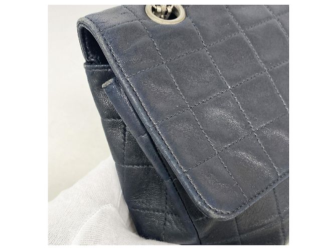 Borsa a tracolla Chanel 2.55 Chocolate Bar Nero - vista 10