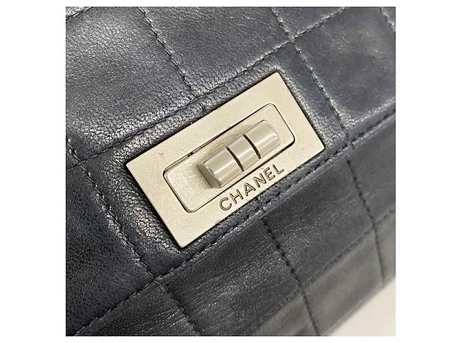 Borsa a tracolla Chanel 2.55 Chocolate Bar Nero - vista 11