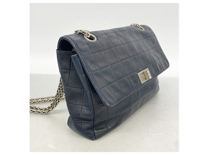 Borsa a tracolla Chanel 2.55 Chocolate Bar Nero - vista 2