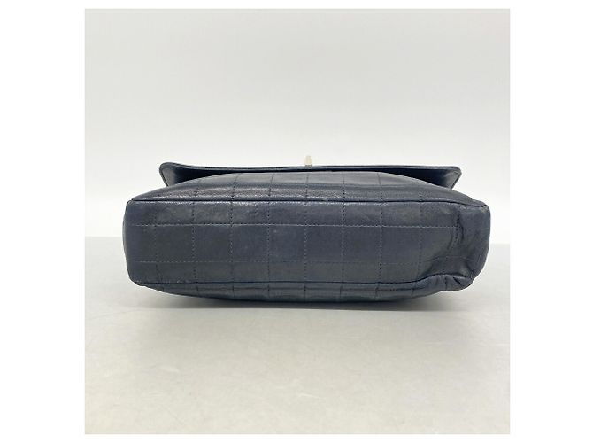 Borsa a tracolla Chanel 2.55 Chocolate Bar Nero - vista 3