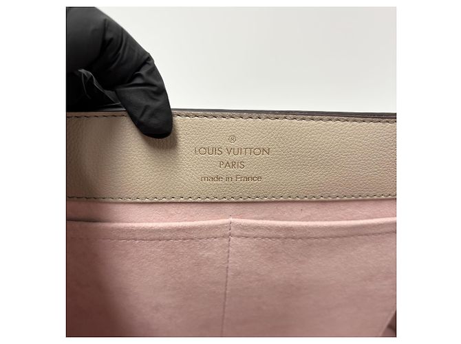 Louis Vuitton Lockme Ever Leather MM Beige - vue 6